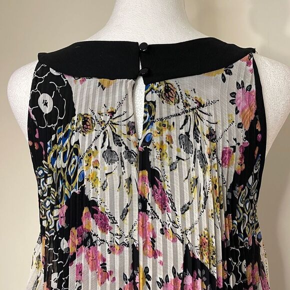 Essentials By Milano Dress. Size 6 - Picture 5 of 11